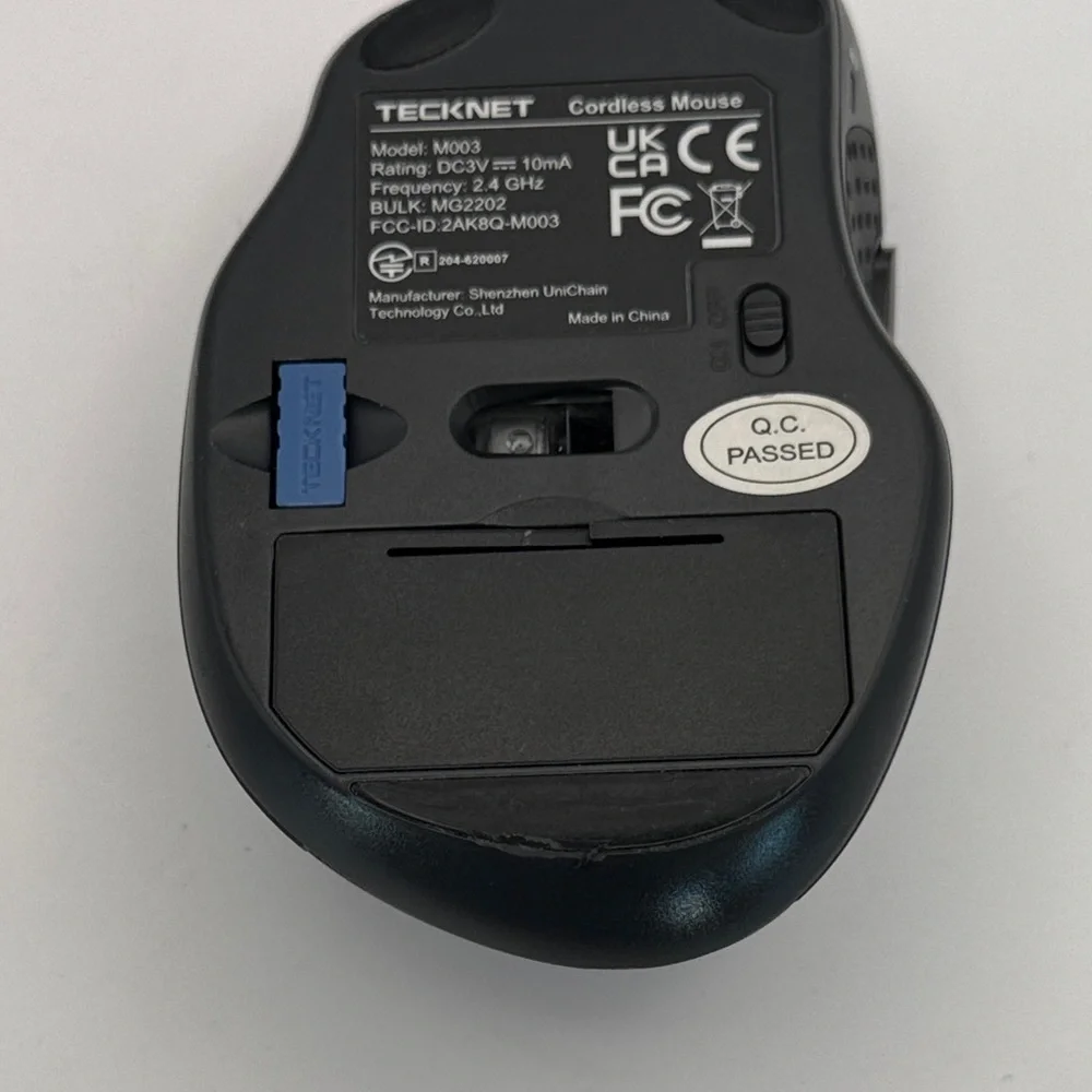Bundle of NWOT TECKNET™️ Wireless Mouse and EUC PEEPS™️ Retractable Brush
